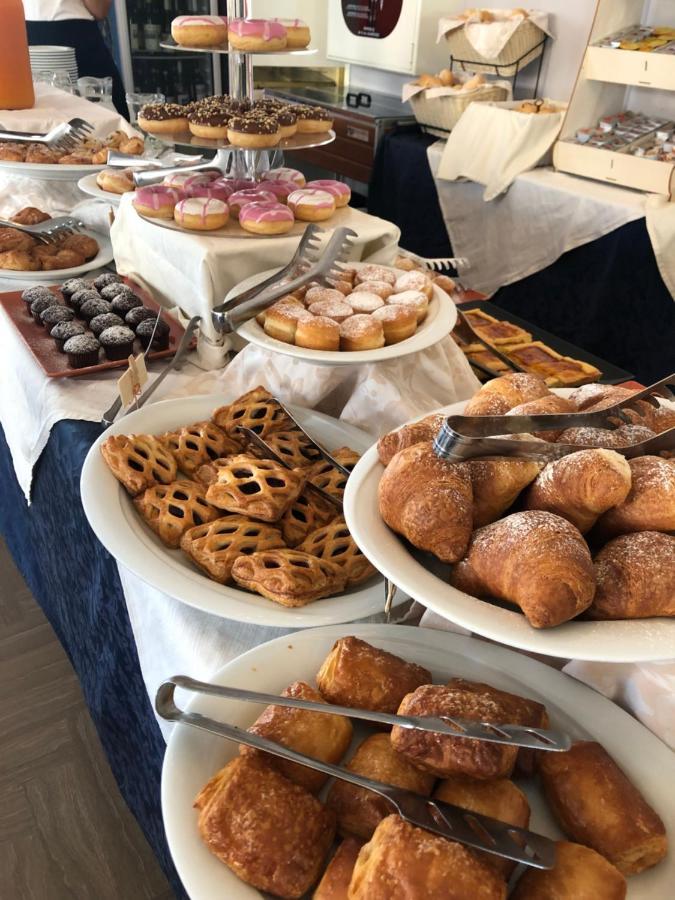 Hotel Ravello Da Lorenzo E Moira Adults Only Римини Екстериор снимка